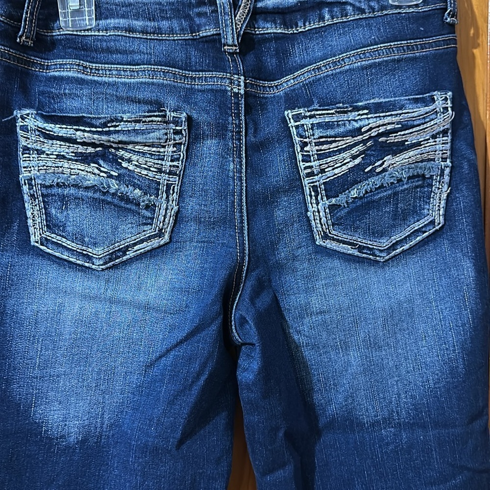 Maurices Women's Blue Jeans Capri size 3/4.
